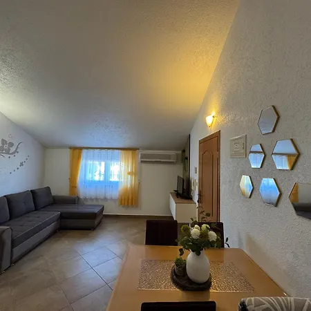 Apartment Maca
